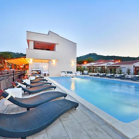Dalmatia In Preko, Island Ugljan, With Swimmingpool * Preko