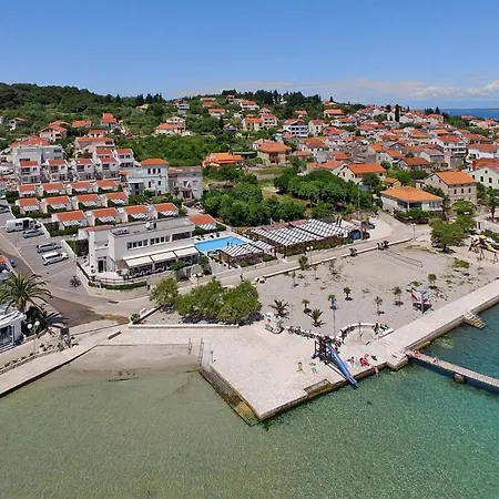 Apartments Dalmatia In Preko With Pool