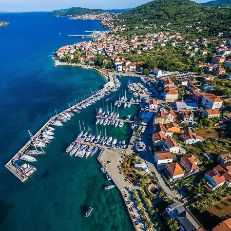 Apartments Dalmatia In Preko With Pool Appartement *