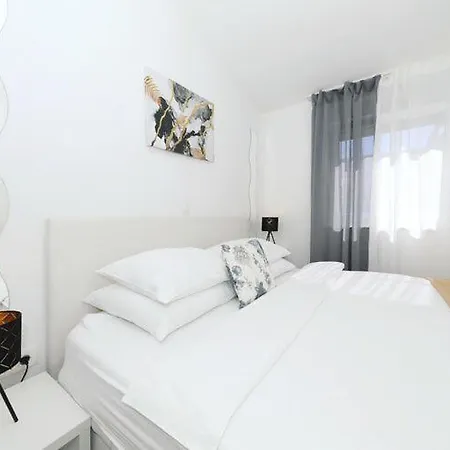 Apartments Dalmatia In Preko With Pool Apartment Preko